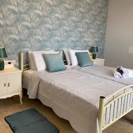 Il-blanzun Central Boutique Living Żebbuġ